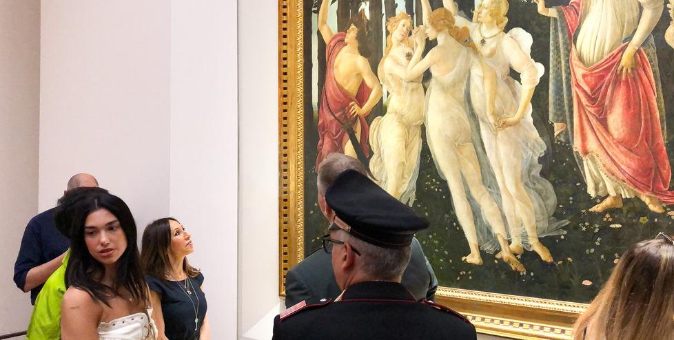 Uffizi, l’altra spiaggia: boom di visitatori in pieno agosto