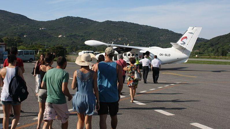 Elba: la continuità aerea non viene rinnovata, i sindaci chiedono la proroga