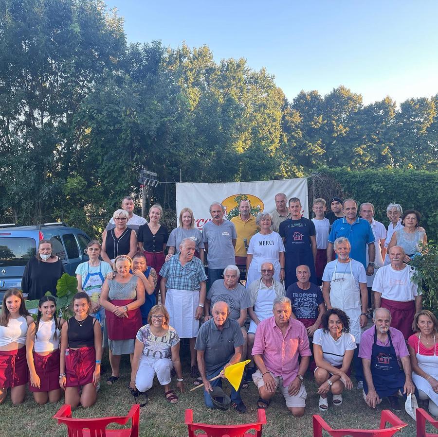 
	Il gruppo di volontari del circolo Arci Manzoni di Villa Argine protagonisti della festa

