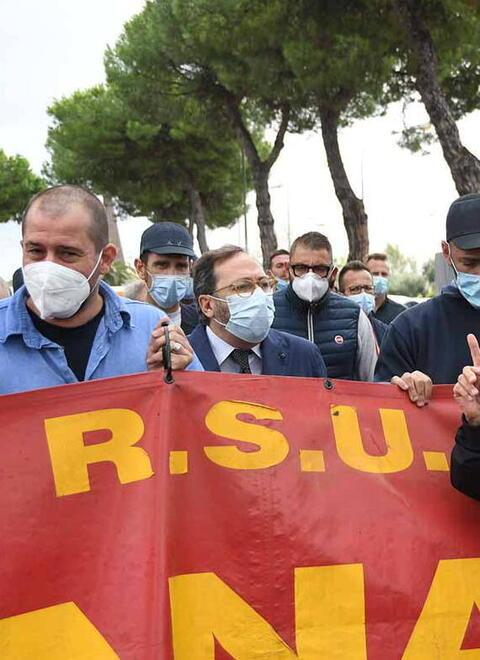 Una manifestazione per Sanac (foto archivio)