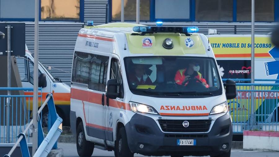 Caro benzina, 6 milioni in più per le ambulanze in Toscana. L’accordo tra Regione e associazioni di volontariato
