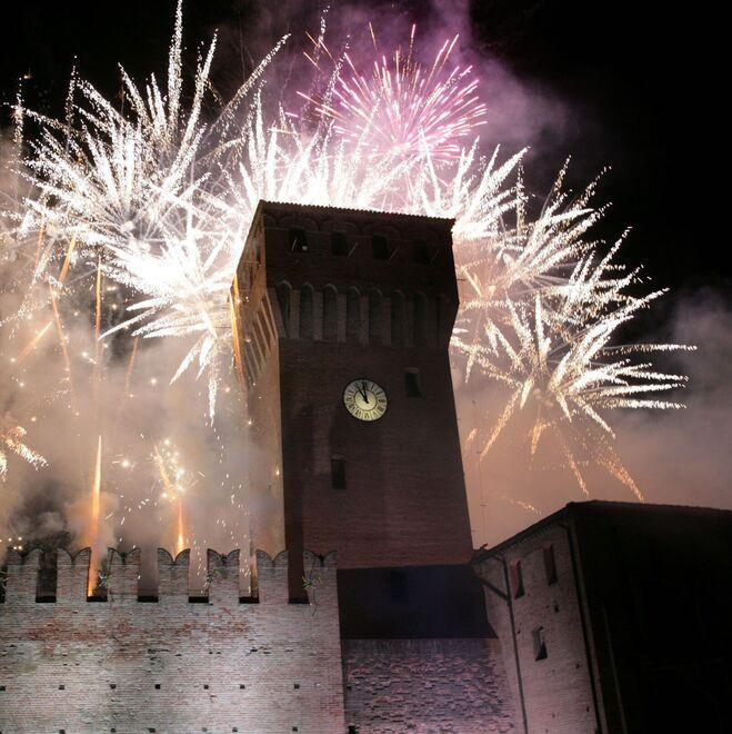 Formigine&nbsp;I Ludi di San Bartolomeo incendiano il castello