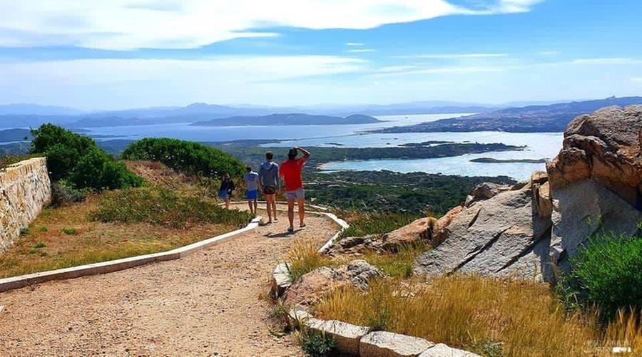 
	Il panorama che si ammira dal Memoriale Garibaldi nel forte Arbuticci

