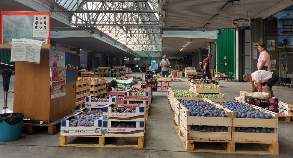 Il Mof adesso attira anche i privati. Fruttivendoli, manca il ricambio 