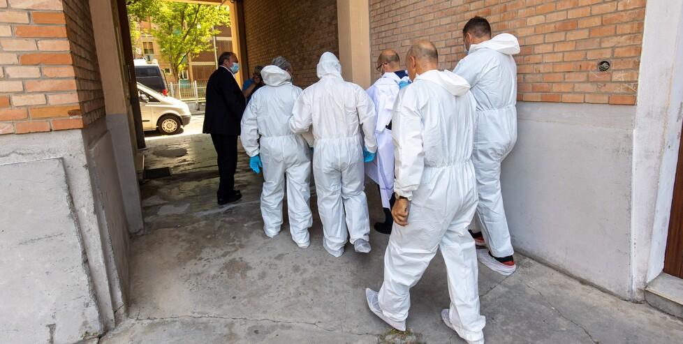 Bimbo morto soffocato in casa. Servono altri sei mesi d’indagine