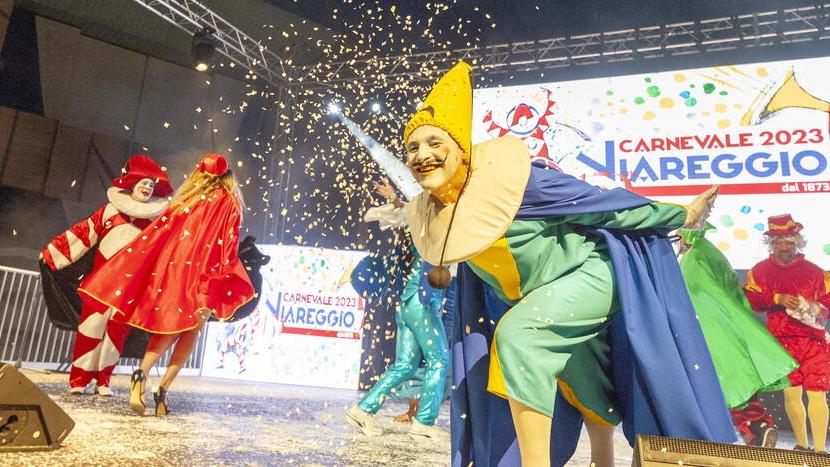 Carnevale di Viareggio, spettacolo di Prima categoria: svelati i nove carri dei big - Le foto