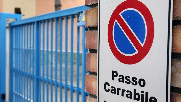 Modena, i furbetti del passo carraio: 34 multati