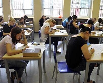 Scuola, 700 lavoratori in meno