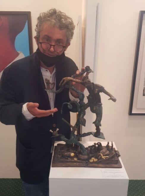 David Clement Davies scultore di riconosciuta notorietà