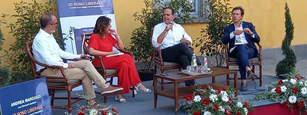 Un momento della presentazione del libro a Barga