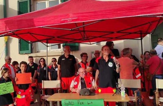 Un presidio a sostegno della Palp a Marina di Pisa