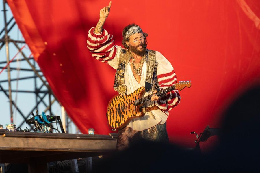 Ancora polemiche sul Beach Party, Italia Nostra: «Il concerto di Jovanotti cancella l’habitat di Viareggio»