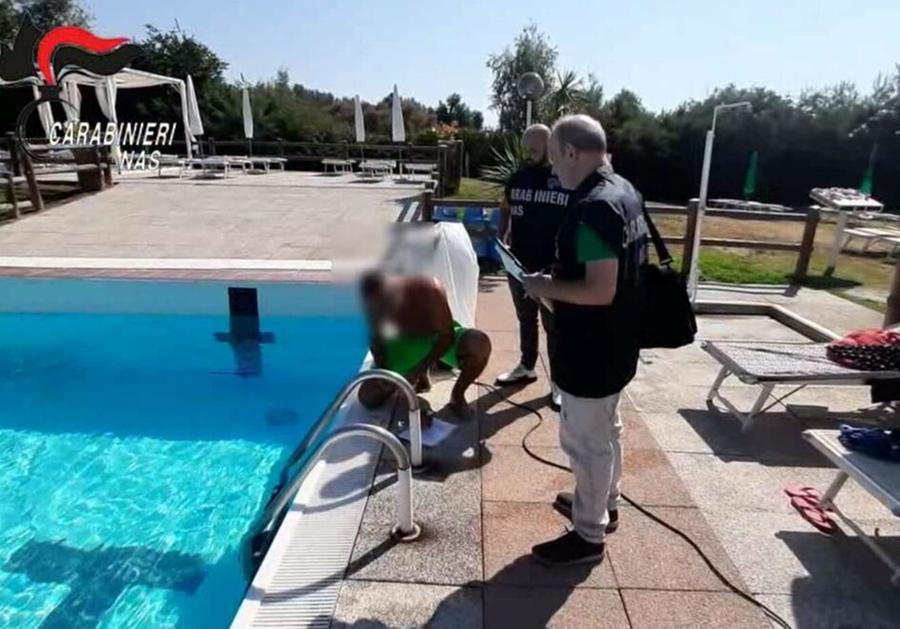 
	I Nas impegnati a controllare un impianto natatorio italiano&nbsp;

