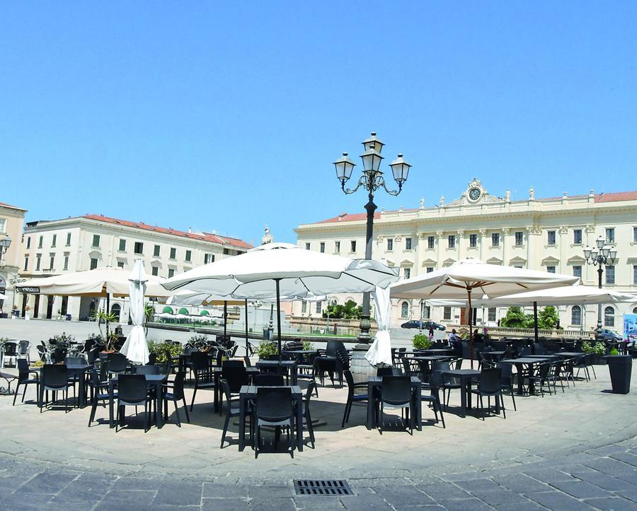 Sassari non chiude per ferie, i titolari di bar e ristoranti: «Aperti per dare un servizio»