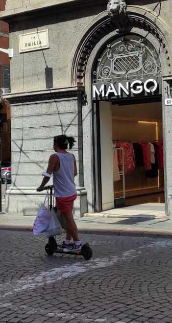 Modena Dal grande store al piccolo bar Sprechi per un esercizio su tre 