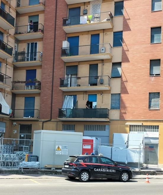 Vignola &nbsp;Botte tra inquilini, arrivano i carabinieri: un uomo in ospedale 