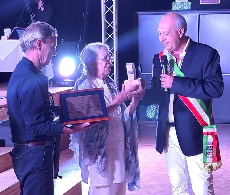 Un momento del conferimento della cittadinanza onoraria a Isa Barzizza
