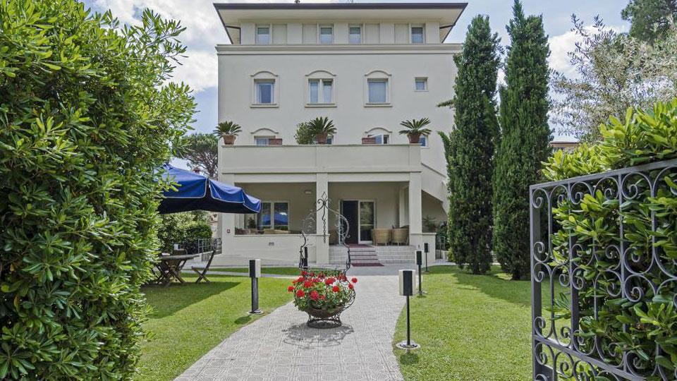 Maxi bolletta da 10mila euro di luce: «L’hotel d’inverno chiuderà»