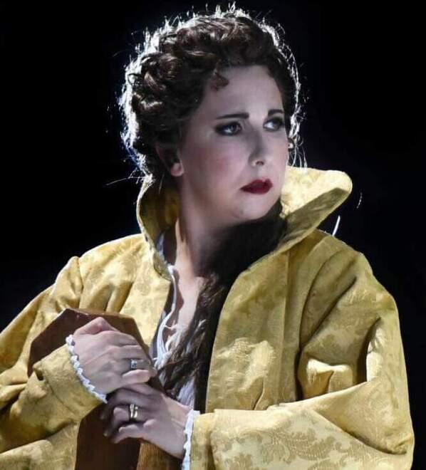 Camaiore, la voce del soprano Farnocchia torna a casa: «Canto nella piazza dove tutto è iniziato» 