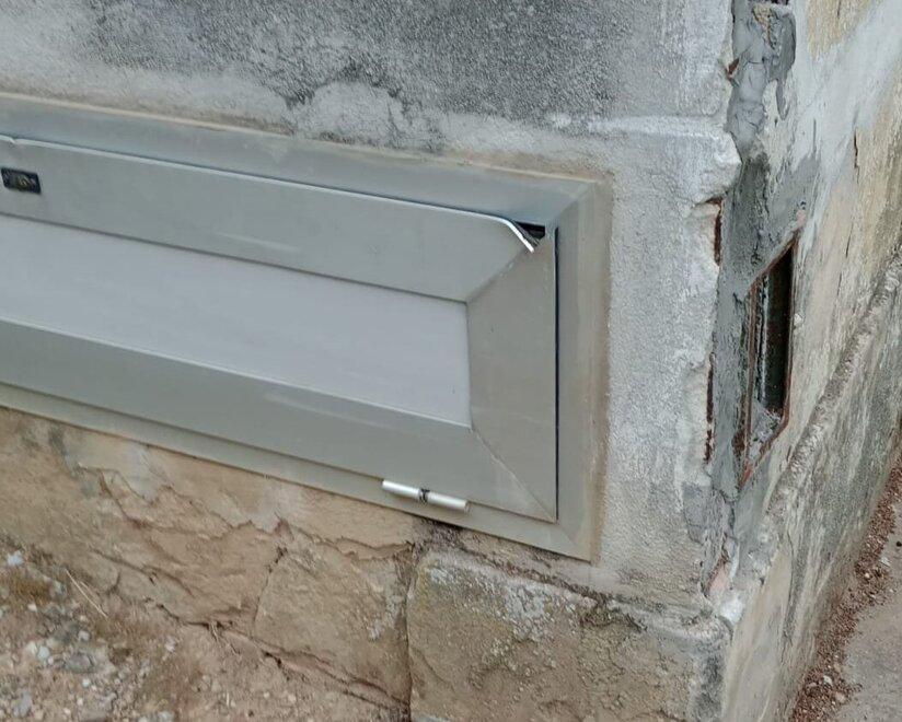 Vandalismi alla Fonte di Cucigliana, il sindaco: «Ho denunciato e poi telecamere in arrivo»