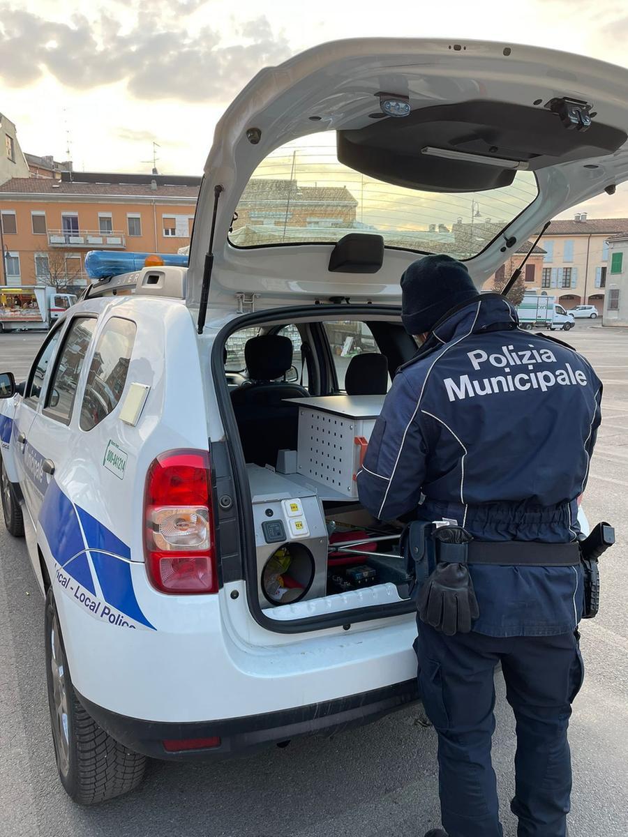 
	Il mezzo pesante &egrave; stato fermato sulla provinciale Nord da una pattuglia della Polizia locale dell'Unione della Bassa

