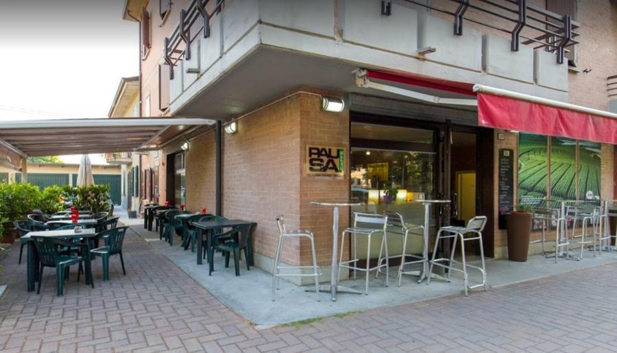 Cadelbosco: ladri entrano nel bar dal vasistas e poi rubano il fondo cassa e un cellulare
