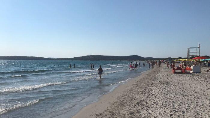 Tragedia a Porto Pino, annega un turista di 49 anni