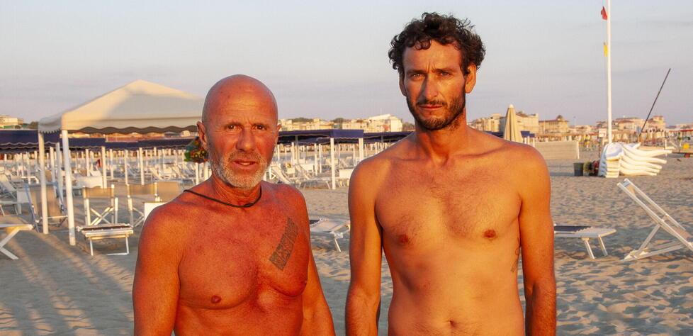 La corsa di Luca per soccorrere i bagnanti modenesi «Abbiamo tentato di rianimarli, ma è stato inutile» 
