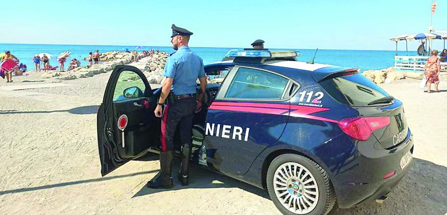 Litiga con il vicino e lo chiude a chiave in casa: liberato dopo un’ora dai carabinieri