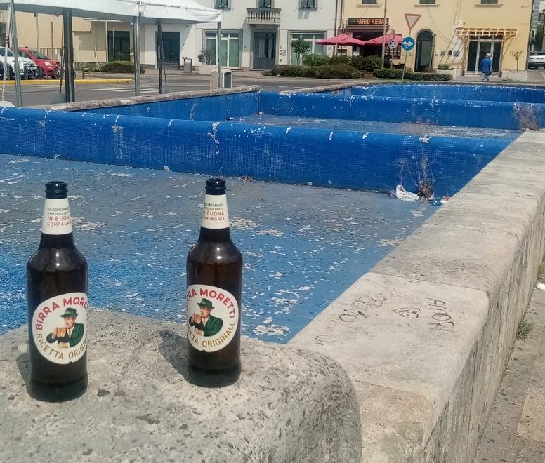 Fontane nel degrado, a Montecatini un bilancio amaro: rifiuti anche in piazza e alla stazione