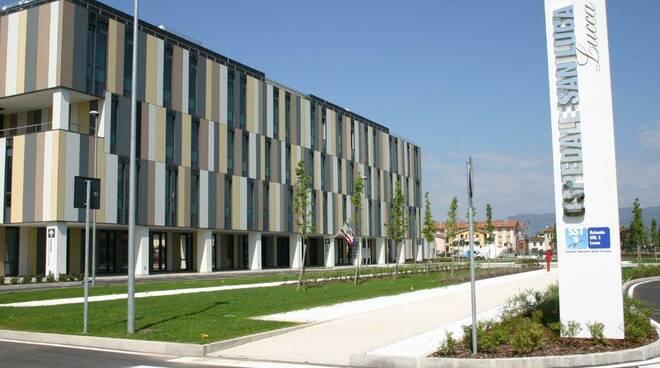 Pronto soccorso di Lucca, troppi accessi: «Ma uno su due è improprio»