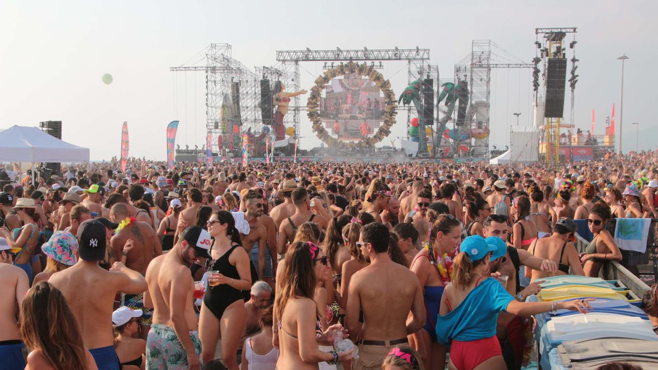 Caro Jovanotti, ti aspettiamo. Hotel e campeggi viareggini approvano il Beach party