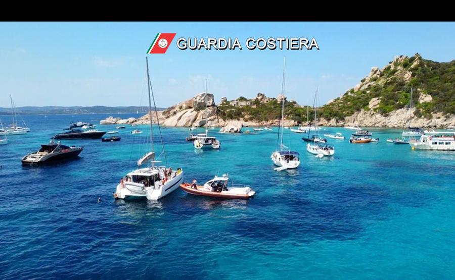 La Maddalena, 46 abusivi del mare nella rete della Capitaneria: multe per 50mila euro