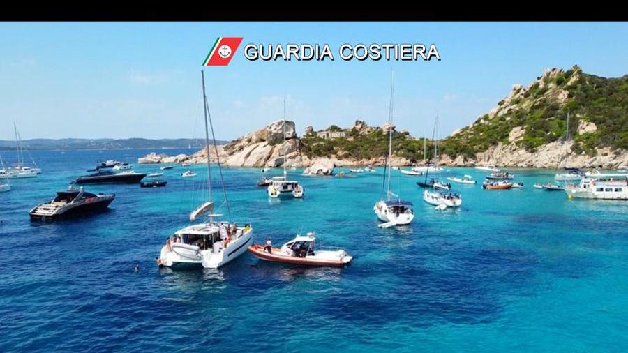 La Maddalena, 46 abusivi del mare nella rete della Capitaneria: multe per 50mila euro