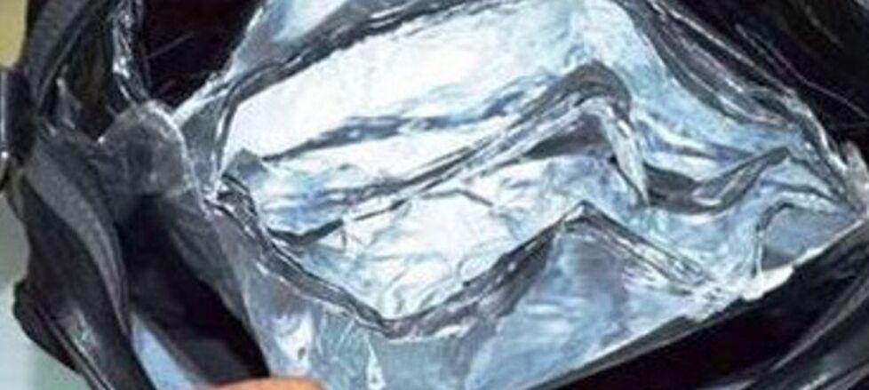 Un borsone schermato per rubare alimenti e materiale informatico