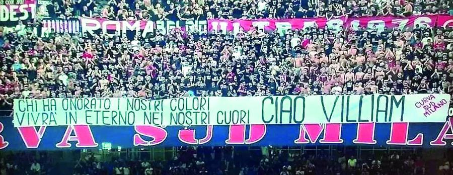 L’ultimo omaggio della curva rossonera a Vecchi