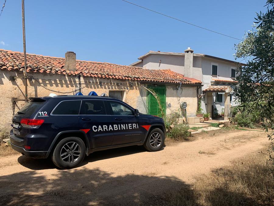 Monti, spara alla madre ma non la colpisce: arrestato