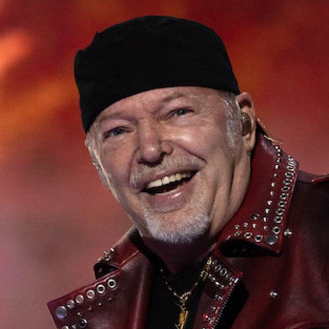 Agosto 1982 Quando Vasco suonò nella sua Zocca per costruire lo skilift 