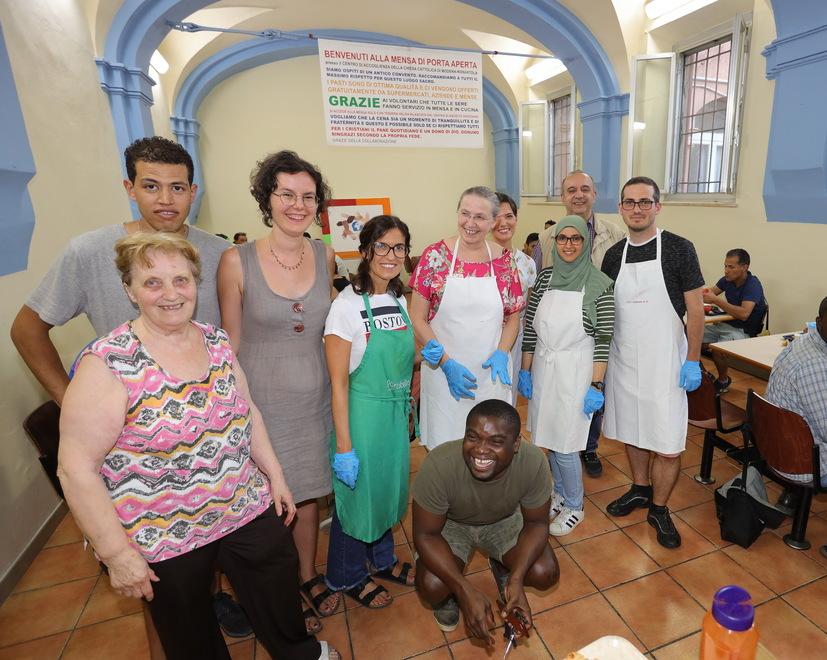 Modena Un cocomero con Porta Aperta La solidarietà di Ferragosto 