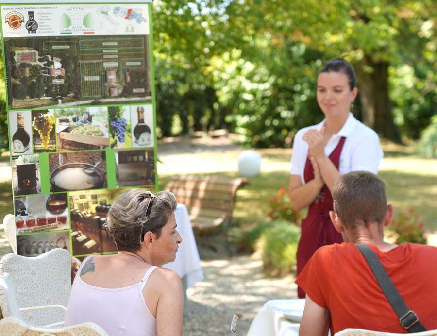 Un Ferragosto col melone al balsamico Boom di turisti in visita alle acetaie Dop