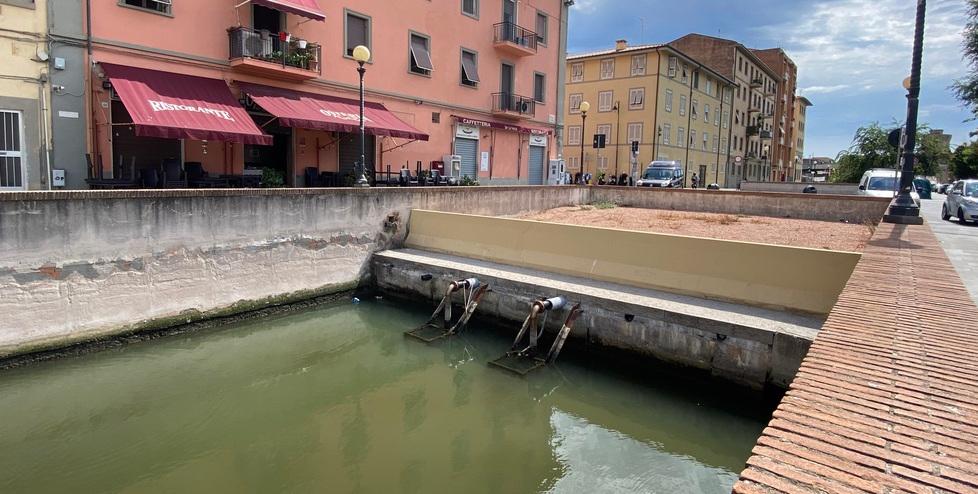 Venezia, nel fosso diviso in due torna a scorrere l’acqua