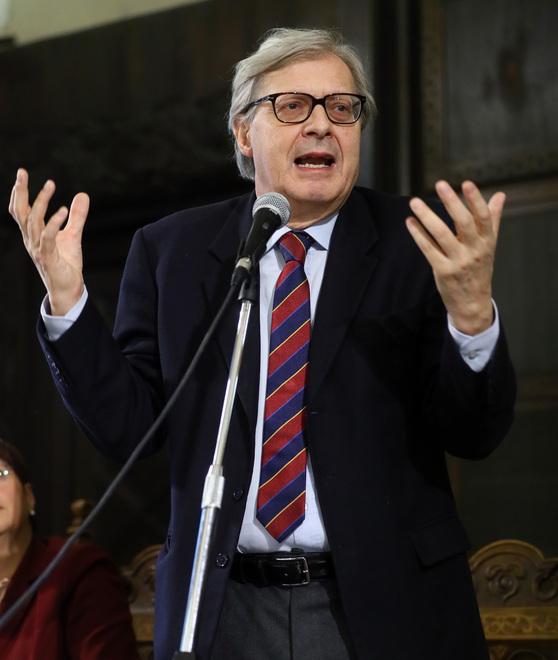 Musei chiusi a Lucca e a Viareggio, Sgarbi si infuria: «Inaccettabile»