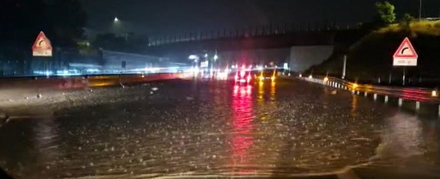 
	L'Autostrada invasa dell'acqua in seguito al nubifragio che ha colpito in modo particolare la zona del Fiorentino nella serata di Ferragosto&nbsp;

