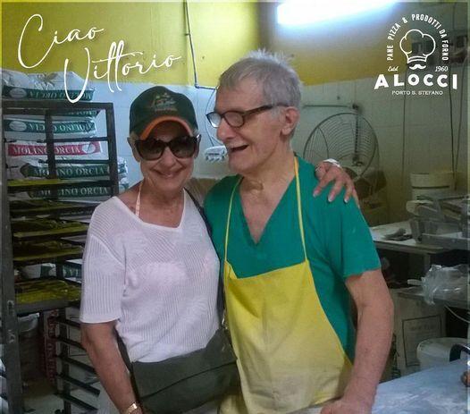 Alocci con Raffaella Carrà è la foto scelta dal panificio per salutare il suo Vittorio