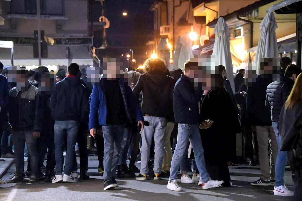 Movida, la voce dei residenti: «Siamo esasperati»
