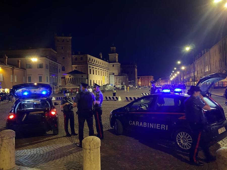 Modena,  parco Novi Sad preso giovane che minacciava le persone con una catena: denunciato