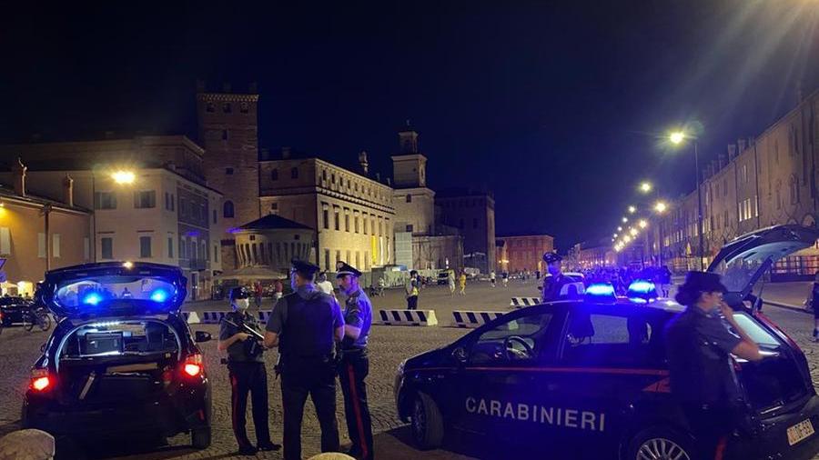 Modena, parco Novi Sad preso giovane che minacciava le persone con una catena: denunciato