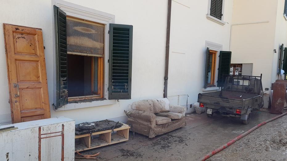 Nubifragio a Firenze, salgono sul tetto per salvarsi: «Abbiamo visto la morte in faccia»