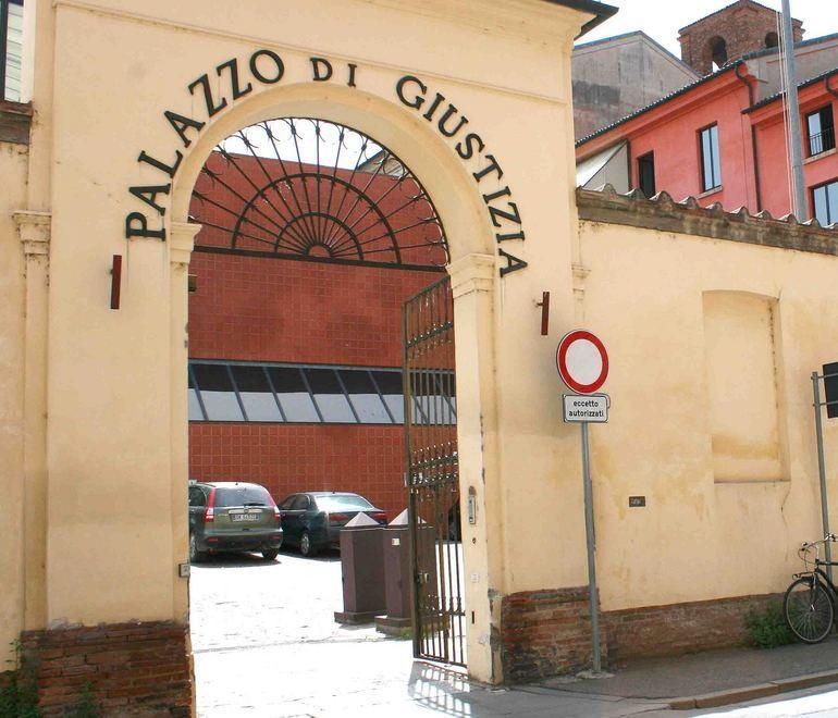 Truffa ai sacerdoti 10mila euro 