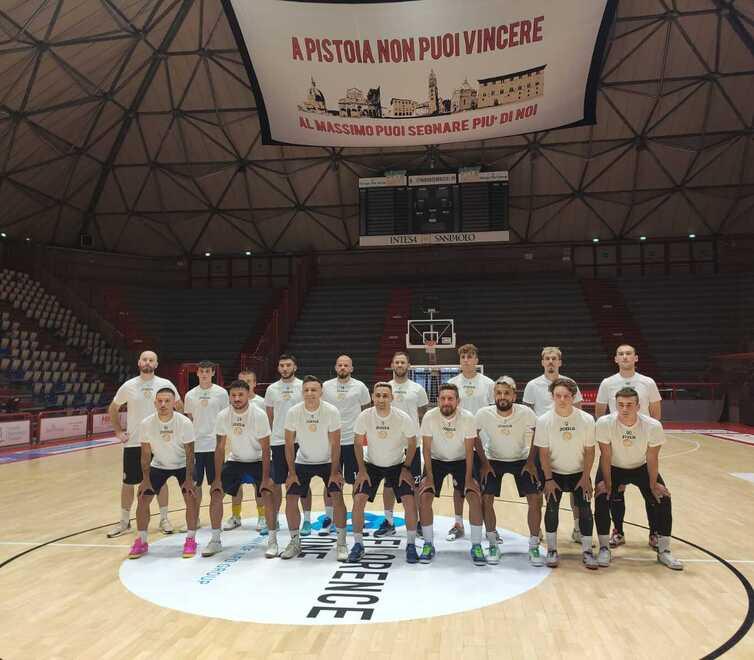 La rosa del Futsal Pistoia al raduno di ieri al PalaCarrara